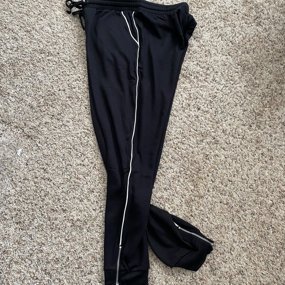H&M sweatpants joggers with zipper detail black - Picture 4 of 6